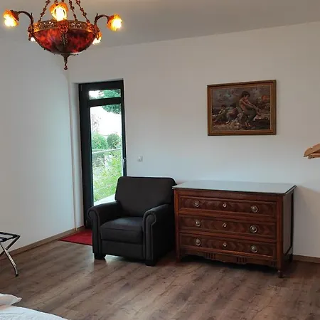 Luxurioses Grosses Ferienhaus Mit Kaminofen Garten & Stellplatzen Bei Wurzburg