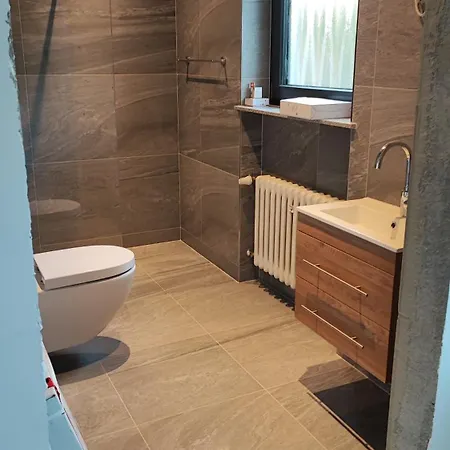 Tatil Evi Luxurioses Grosses Ferienhaus Mit Kaminofen Garten & Stellplatzen Bei Wurzburg *